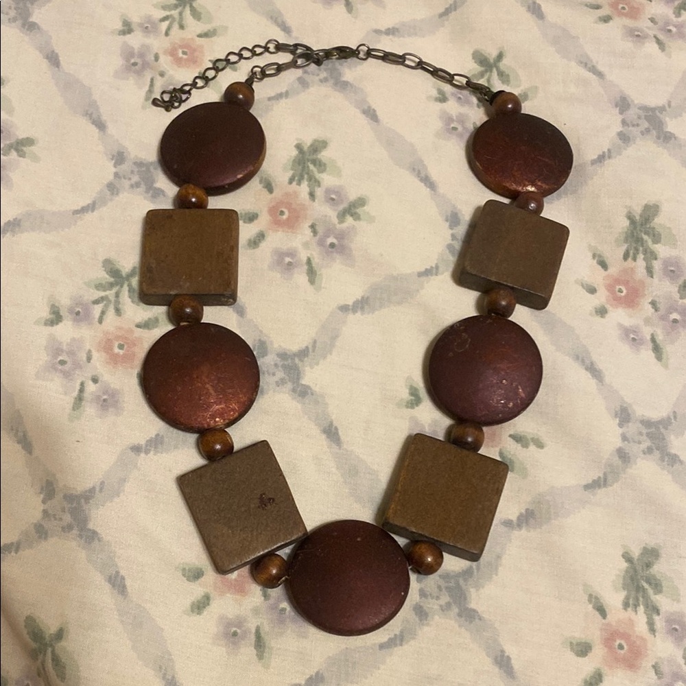 Elegant Brown and Gold Necklace